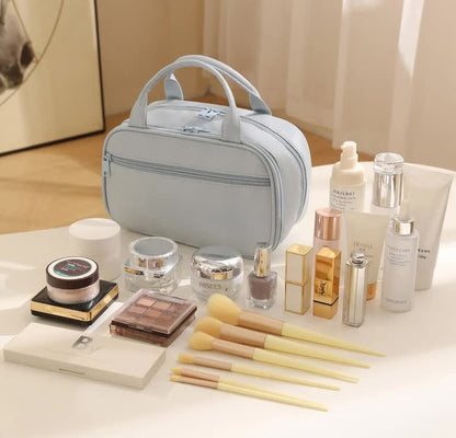 Green Premium PU Leather Portable Makeup Bag - Large Capacity Waterproof Travel Cosmetic Organizer(Cosmetics are shooting props, not included)