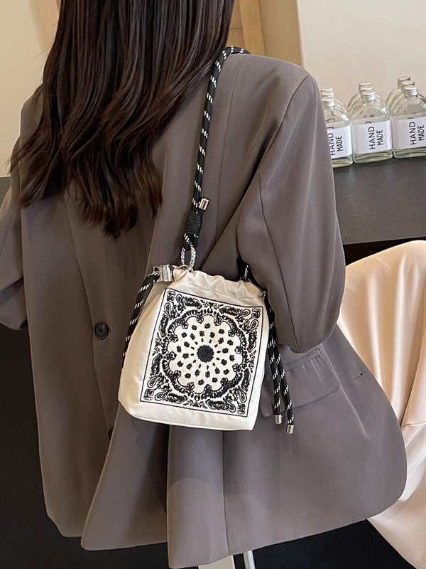 Chic Drawstring Bucket Bag with Intricate Print - Adjustable Rope Strap, Lightweight Fabric(Khaki)