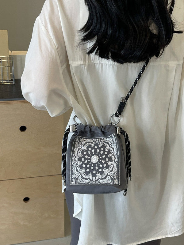 Chic Drawstring Bucket Bag with Intricate Print - Adjustable Rope Strap, Lightweight Fabric(Pink)