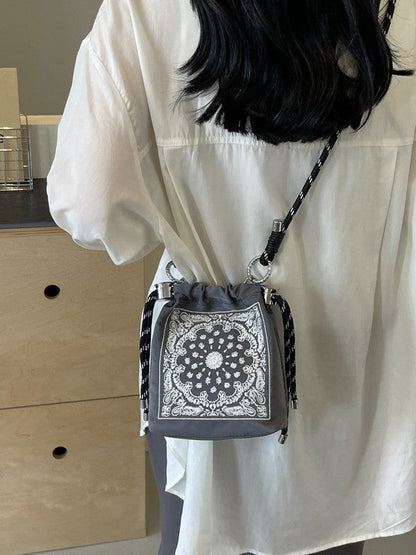 Chic Drawstring Bucket Bag with Intricate Print - Adjustable Rope Strap, Lightweight Fabric(Pink)