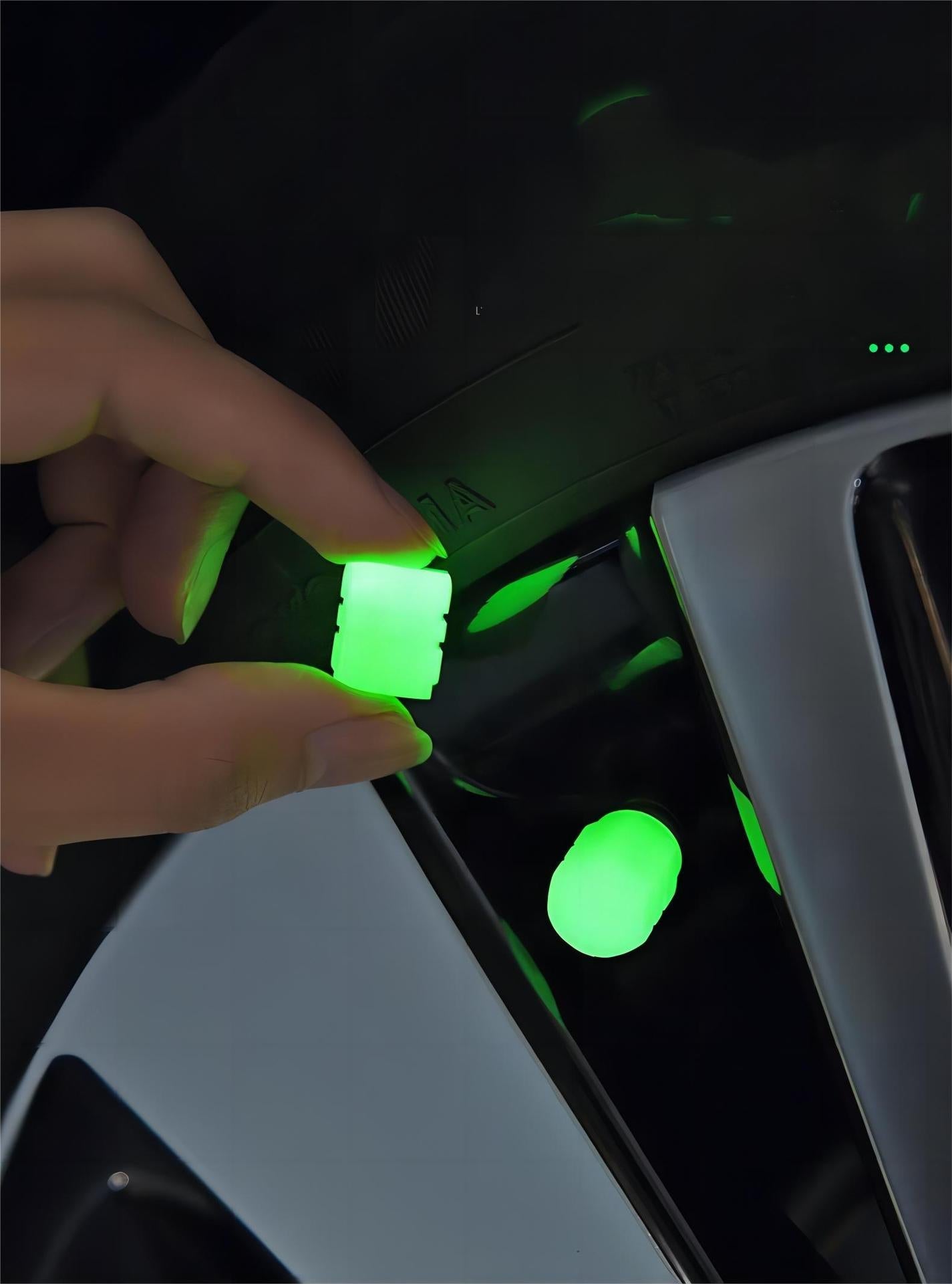 2 Packs of 4 Green Luminous Tyre Valve Caps Glow in The Dark Universal Wheel Air Dust Covers for Cars Bikes Motorcycles Scooters One-Piece Design