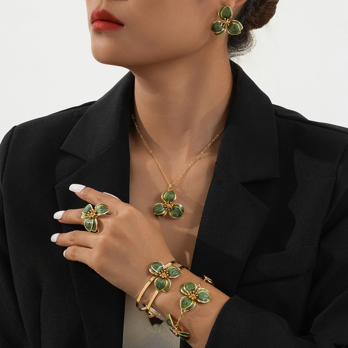 Green Floral Enamel Jewelry Set – Five-Piece Alloy Accessory Collection with Minimalist Botanical Design