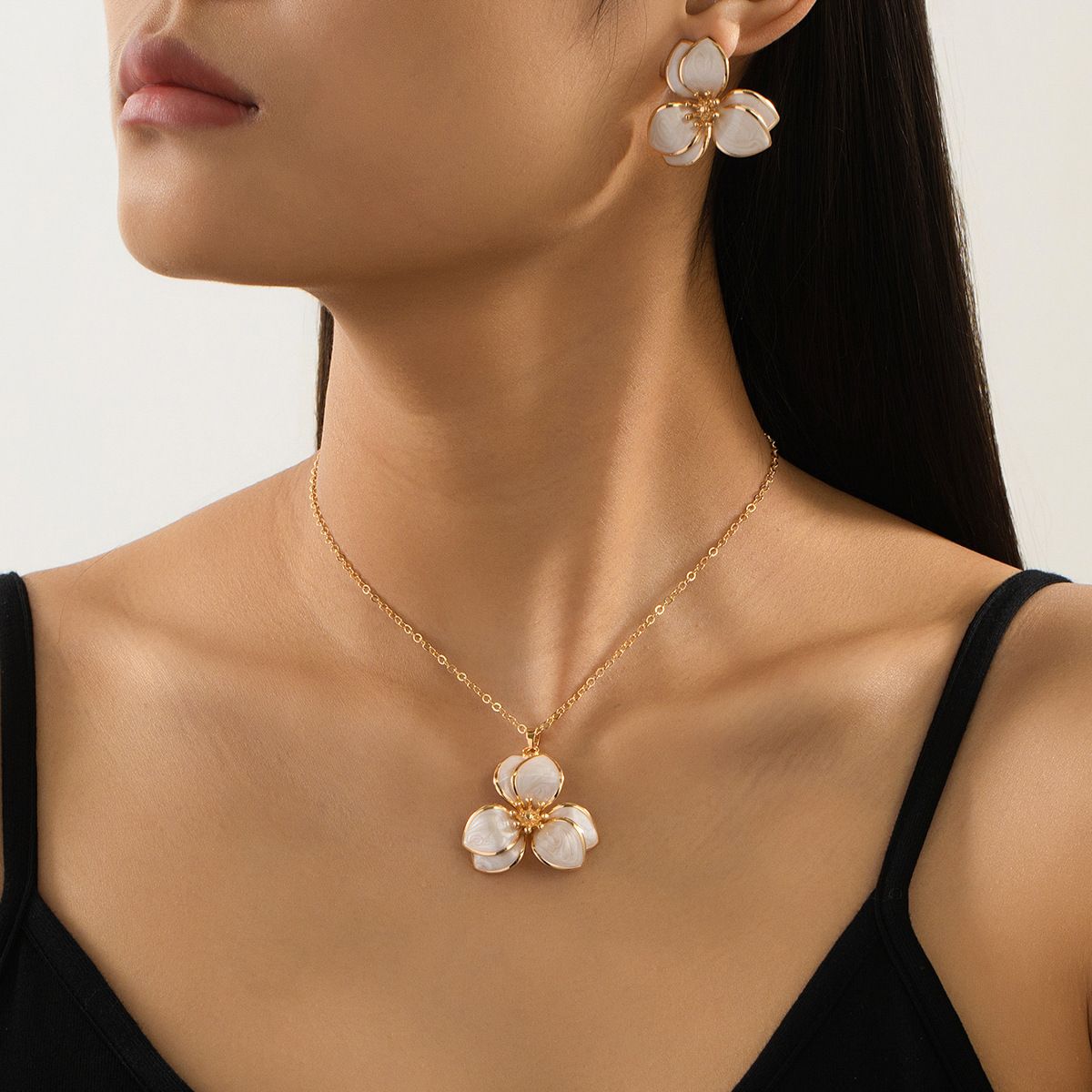 White Floral Enamel Jewelry Set – Five-Piece Alloy Accessory Collection with Minimalist Botanical Design