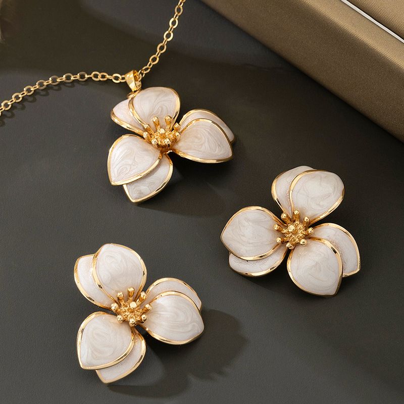 White Floral Enamel Jewelry Set – Five-Piece Alloy Accessory Collection with Minimalist Botanical Design