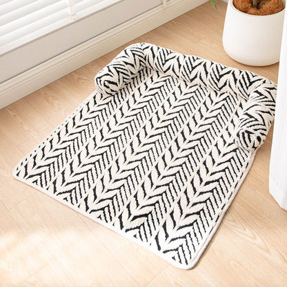 Black Plush Pet Bed Mat - 60 x 80 cm Polyester Fibre - Thickened Soft Cushion, Scratch Resistant Surface, Non Slip Base for Cats and Dogs
