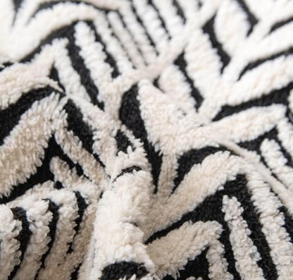 Grey Plush Pet Bed Mat - 60 x 80 cm Polyester Fibre - Thickened Soft Cushion, Scratch Resistant Surface, Non Slip Base for Cats and Dogs
