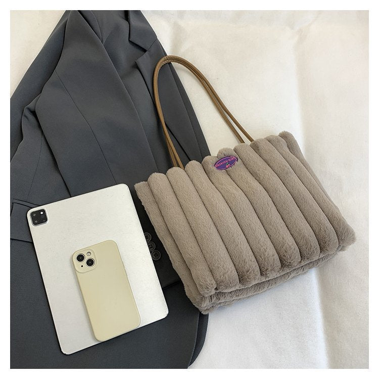 Pink Faux Fur Tote Bag with Large Capacity, Soft Plush Material & Adjustable Handle â€“ Stylish Shoulder Handbag for Women, Perfect for Daily Commute and Casual Wear