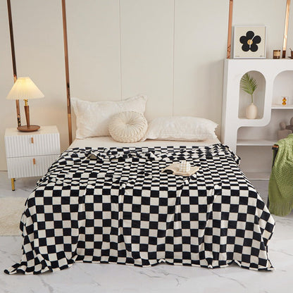 Black and white check Double-Sided Fleece Blanket â€“ 150Ã—200cm Machine Washable, No-Shedding Flannel Throw for Bed, Sofa & Air Conditioning Use