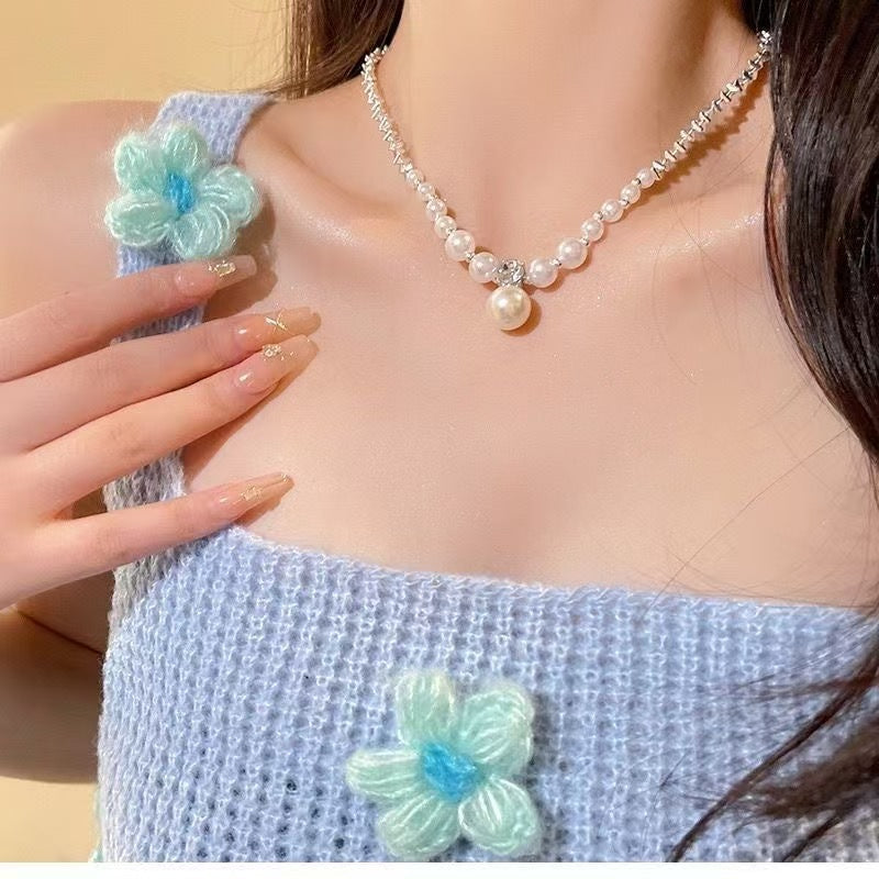 Elegant Pearl Choker Necklace for Women â€“ Ins Style Minimalist Design with Crystal Accent and Drop Pearl Pendant (Silver Tone)