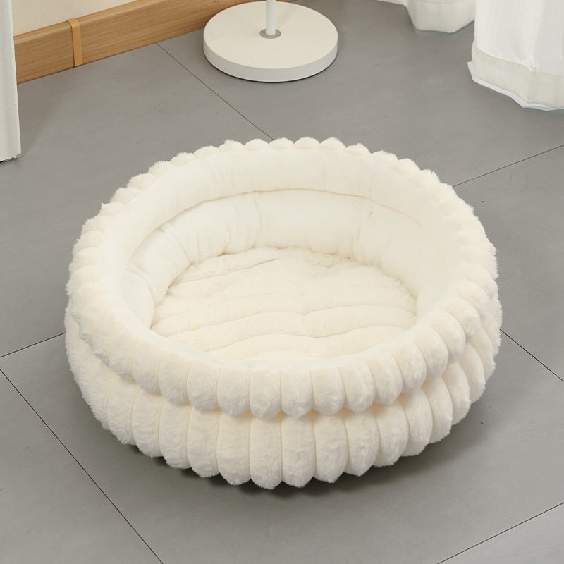White Plush Round Pet Bed with Removable Cushion M Size, Thickened Warm Dog and Cat Nest for Small to Medium Pets, Cozy and Soft Sleeping Space for Home Use
