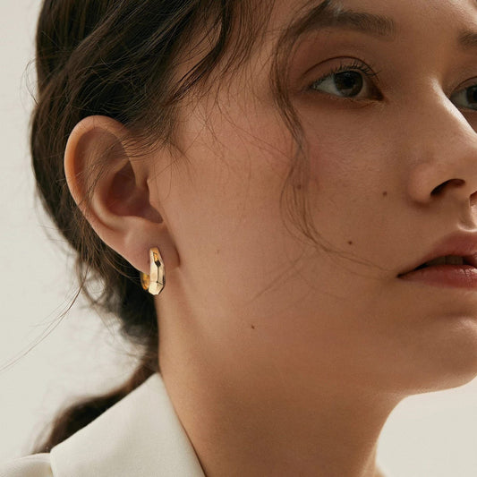 9 Pairs Geometric C-Shaped Non-Pierced Ear Clips Minimalist Hollow Electroplated Alloy Ear Cuffs Painless Fashion Accessory for Local Women