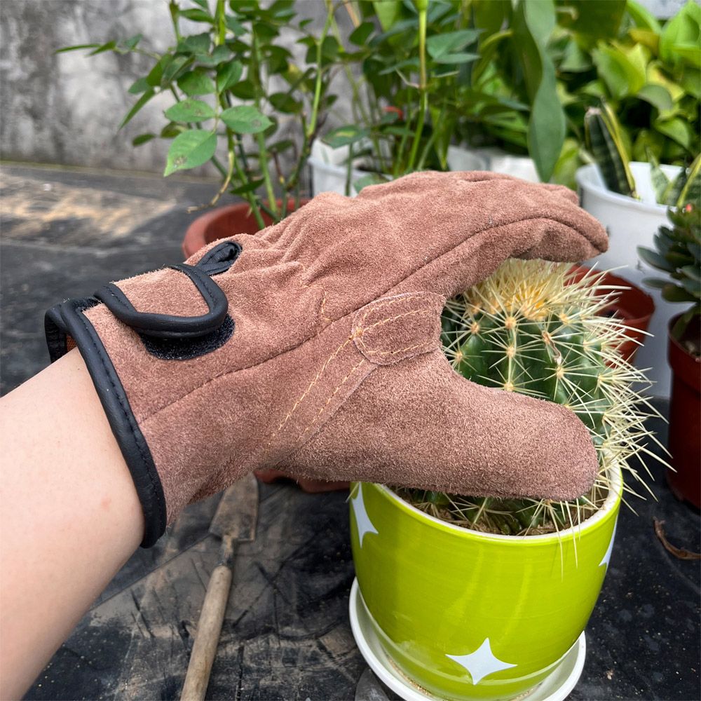 Size L Heavy-Duty Cowhide Protective Gloves with Heat Resistant and Wear-Proof Leather for Outdoor Camping Welding and Industrial Work Reliable Hand Guard for Local Professionals