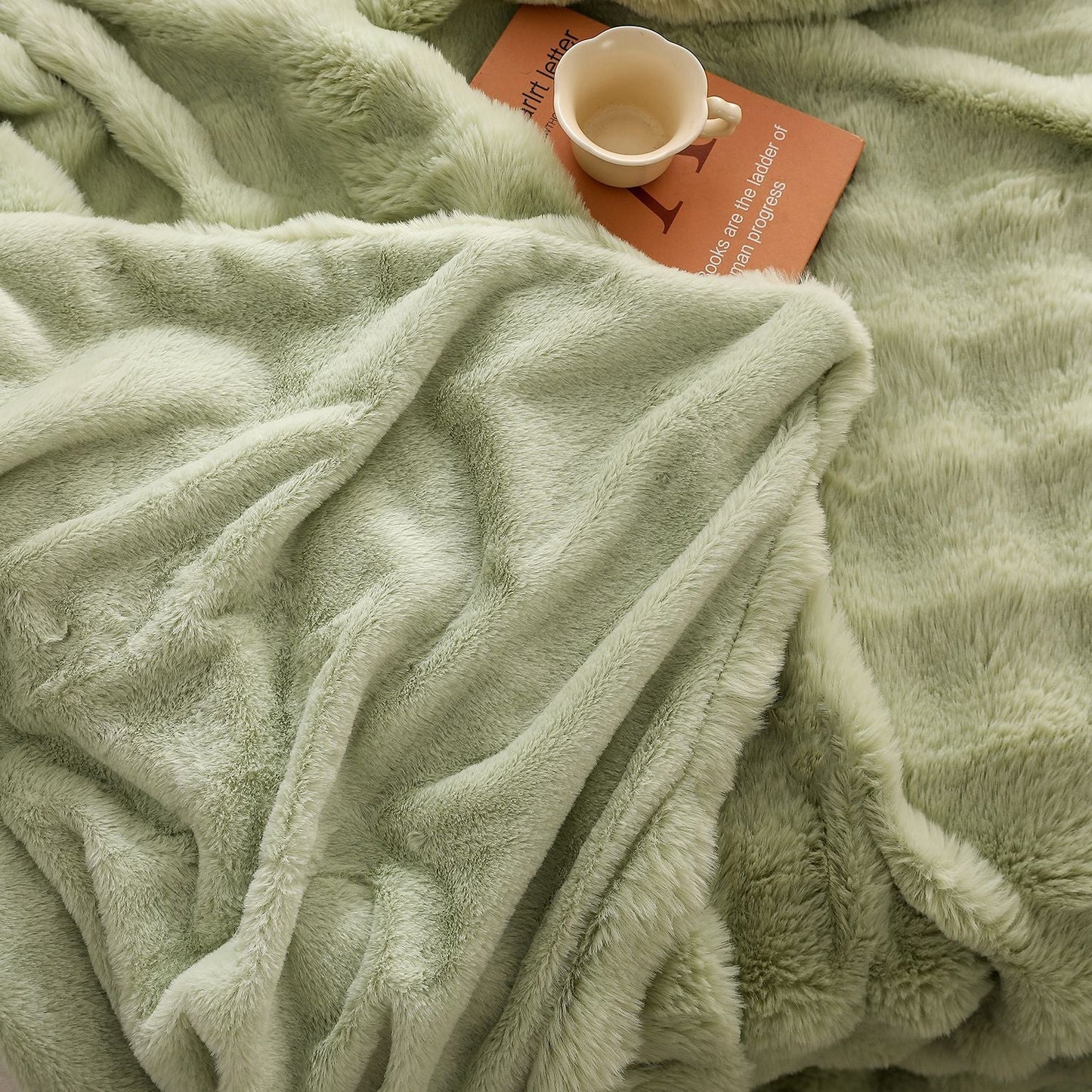 Green Luxury Tuscany Fleece Rabbit Fur Bubble Blanket (200 x 230 CM) - Double-Sided Thickened Soft Plush Bedding & Extra Large Bed Blanket