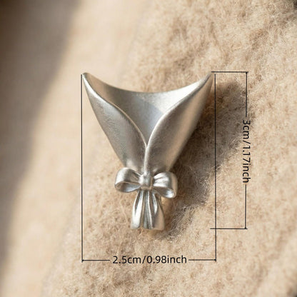 Handcrafted Ikebana Vase Necklace - Elegant Minimalist Wearable Art, Creative Gift for Mother