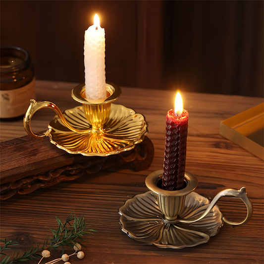 Bronze European Vintage Handheld Chamberstick with Finger Loop - Minimalist Metal Candlestick Tray for Weddings, Festivals & Tables Decor