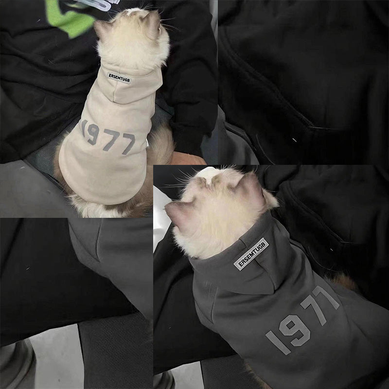 2-Pack M sizeTrendy Pet Hoodie with "1977" Print - Warm Winter Wear for Cats and Small Dogs - with Plush Lining -   Beige and Dark Grey