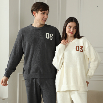 White Women's Warm & Cozy Semi-Flannel Couple's Pajamas â€” Knitted Digital Pattern, Soft Fleece Material, Pullover Style: The Ideal Choice for Loungewear in Autumn and Winter.