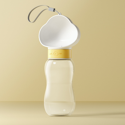 White 600ml Portable Dog Water Bottle  - Leak-Proof Pet Travel Water Dispenser, Cloud-Shaped Drinking Bowl, Twist-to-Dispense Design, BPA-Free HIPS/PET Material for Walking Hiking Travel