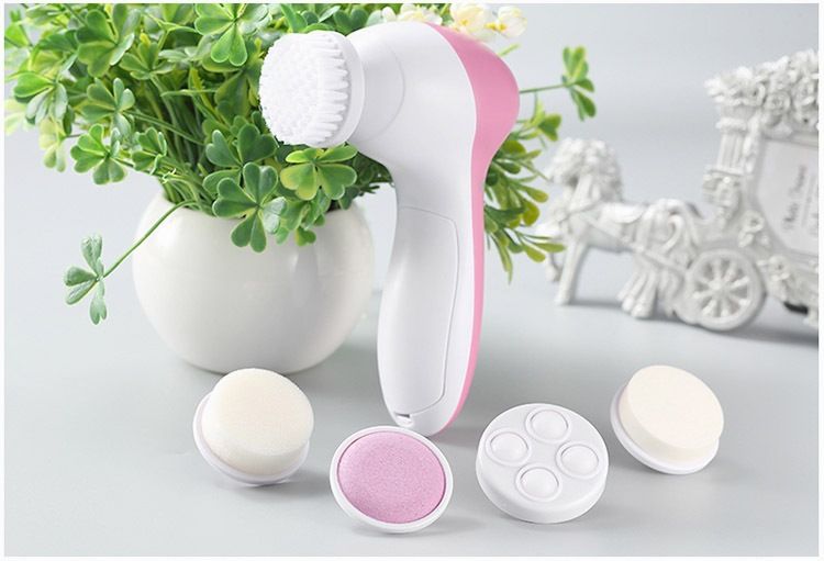 Green 5-in-1 Electric Facial Cleansing Brush - Rotating Face Scrubber with 5 Interchangeable Heads for Deep Pore Cleaning, Exfoliating & Massaging - Battery Operated (2 x AA, Not Included)