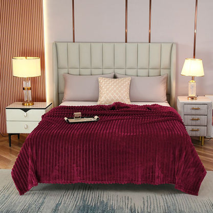 200*230cm Red Solid Colour Flannel Throw Blanket - Thick Double-Sided Fleece with Ribbed Texture - Soft throw blanket& Lightweight for Sofa, Bed, Office Nap, Air-Conditioned Rooms - Durable, Machine Washable, Non-Shedding