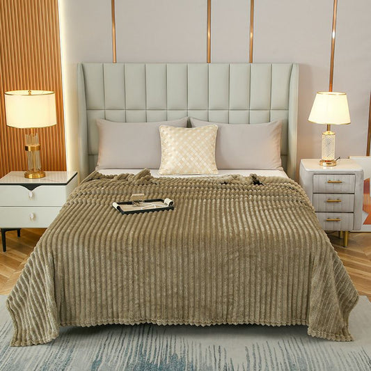 200*230cm Light Coffee Solid Colour Flannel Throw Blanket - Thick Double-Sided Fleece with Ribbed Texture - Soft throw blanket& Lightweight for Sofa, Bed, Office Nap, Air-Conditioned Rooms - Durable, Machine Washable, Non-Shedding