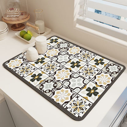 Diatom Mud Kitchen Counter Mat - Quick Dry Absorbent Non-Slip Draining Pad for Sink Benchtop 50cm x 80cm(The wind sweeps up the autumn leaves)