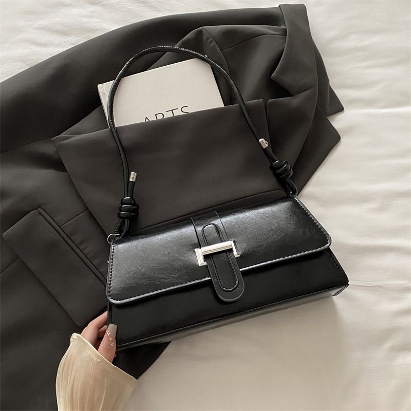 Black French Chic Baguette Shoulder Bag Women’s Minimalist Crossbody Bag with Premium Feel