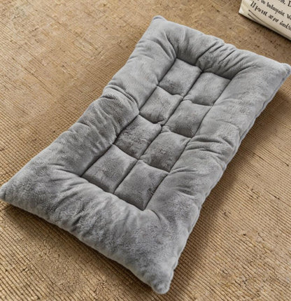 60 x 120CM Large Plush Pet Bed Mat for Dogs & Cats â€“ Light Grey Double-Sided Soft Cushion, Breathable Moisture-Resistant Sleeping Pad for Small, Medium & Large Pets