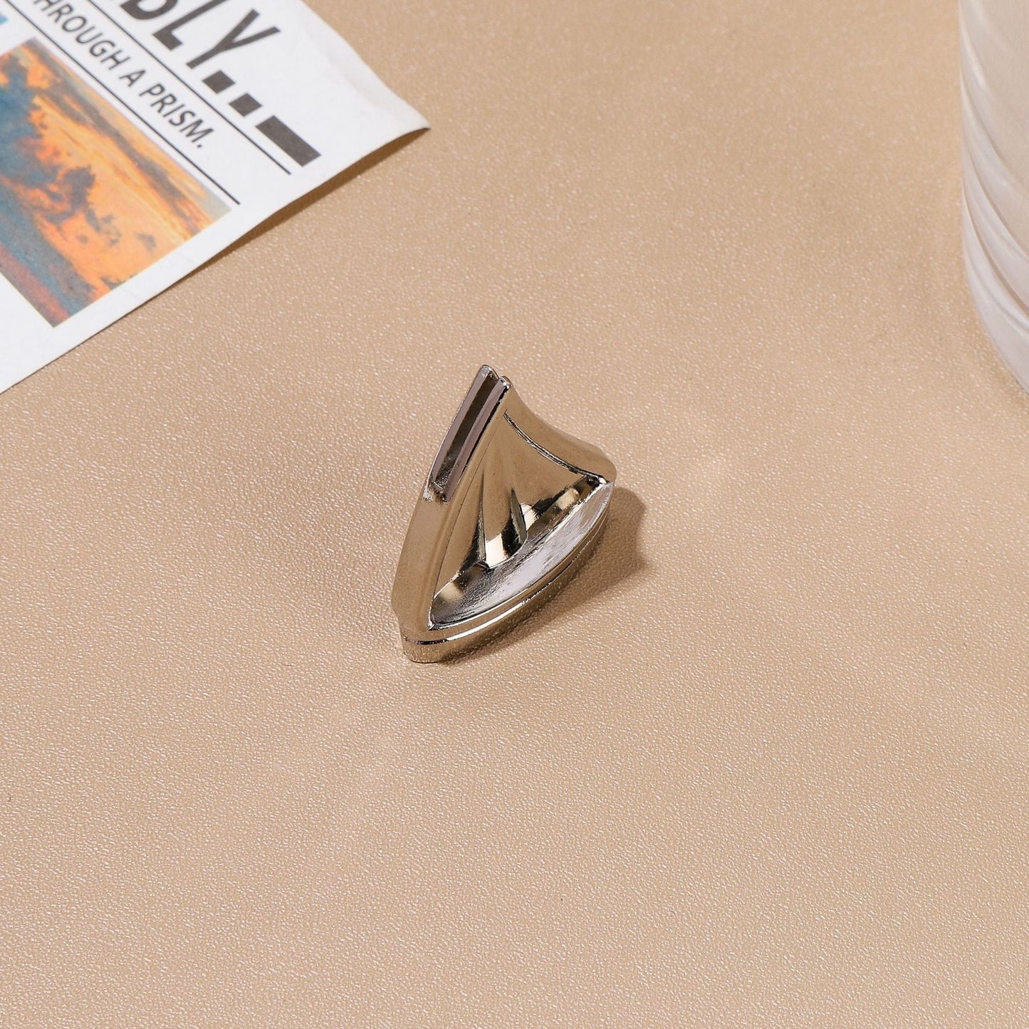 10-Pack Silver Plated Alloy Place Card Holders with Sailboat Designs, Elegant Wedding Reception Seating Card Clips for Banquets, Parties and Events
