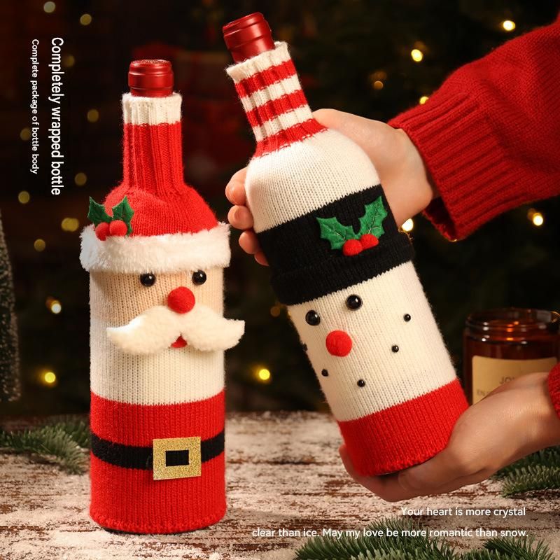 Reindeer Style  Knitted Christmas Wine Bottle Cover - Festive Table Decor for Holiday Parties and Home Dining