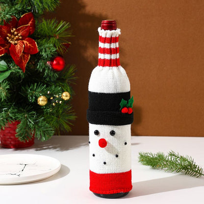 Snowman Designs Style  Knitted Christmas Wine Bottle Cover - Festive Table Decor for Holiday Parties and Home Dining