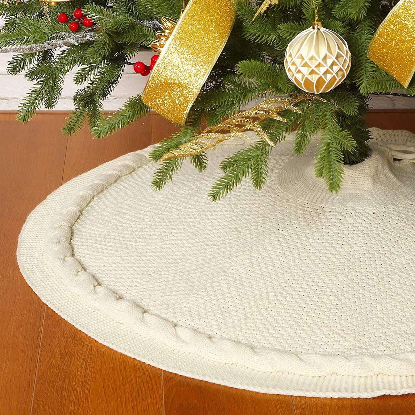 Knitted Christmas Tree Skirt 24 Inch White Round Tree Base Cover with Cable Knit Border Soft Holiday Tree Skirt Rustic Christmas Decor for Home Fireplace Party Festive Gift Display