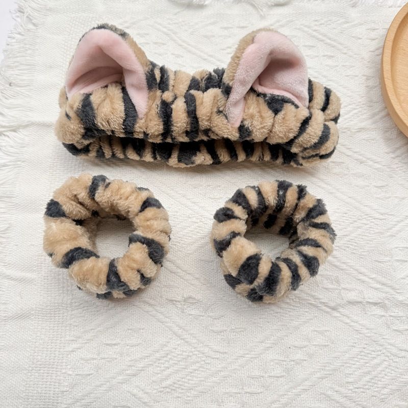 4PCS Spa Set Bath Wrap White bath towel Black and brown stripes Cat Ear Headband Wristbands Coral Fleece Quick Dry Absorbent Skincare Shower Hair Wash Set Home Spa Gift
