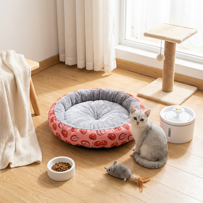 Round Pet Bed for Small Dogs and Cats, Soft Plush Calming Cat Bed with Strawberry Pattern, Cozy Washable Puppy Sleeping Mat, Non Slip Bottom Pet Cushion for Indoor Home Use(Diameter: 34cm)