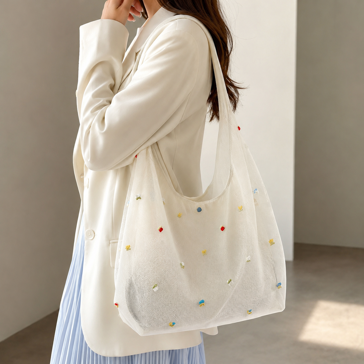 Embroidered Mesh Tote Bag for Women Large Capacity Shoulder Bag Lightweight Floral Embroidery Handbag Casual Daily Work Commuter Bag Stylish Summer Beach Shopping Bag